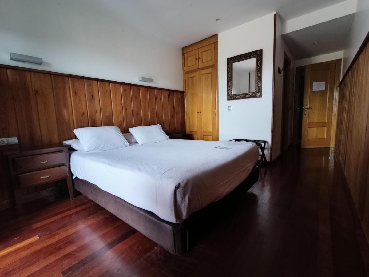 Hotel Rural Cuartamenteru Poo De Llanes Eksteriør bilde